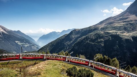 Bernina Express bei einer Bahnreise mit sz-Reisen