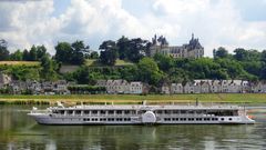 MS Loire Princesse vor Schloss