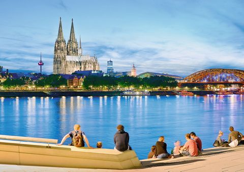 Rheinufer mit Kölner Dom