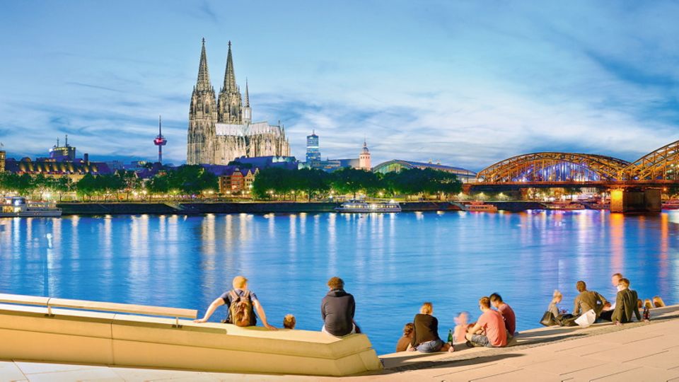 Rheinufer mit Kölner Dom