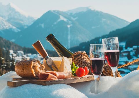 Italienisches Essen im Schnee