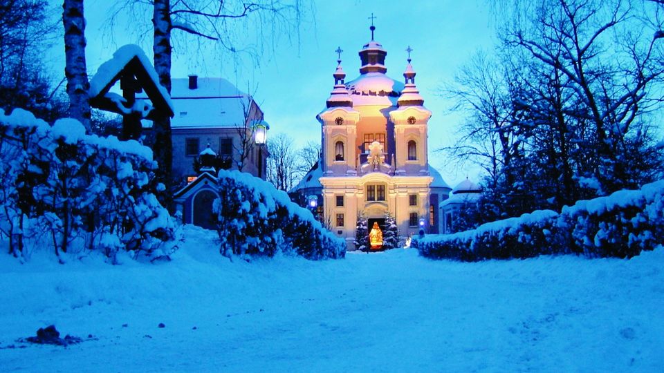 Wallfahrtskirche und Christkindl